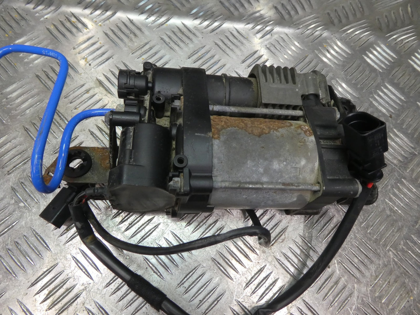 Orig. PORSCHE MACAN 3.0 TDI Luftfederung 95B616006C ORIGINAL gebraucht - Kompressor