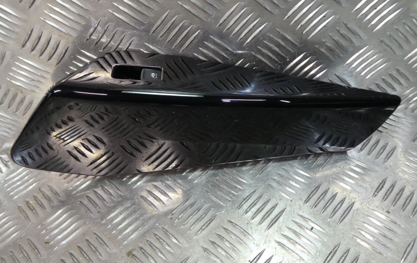 VW ID3 Pro Türverkleidung Zierleiste Fensterheberschalter 10A867228B ORIGINAL gebraucht - Volkswagen
