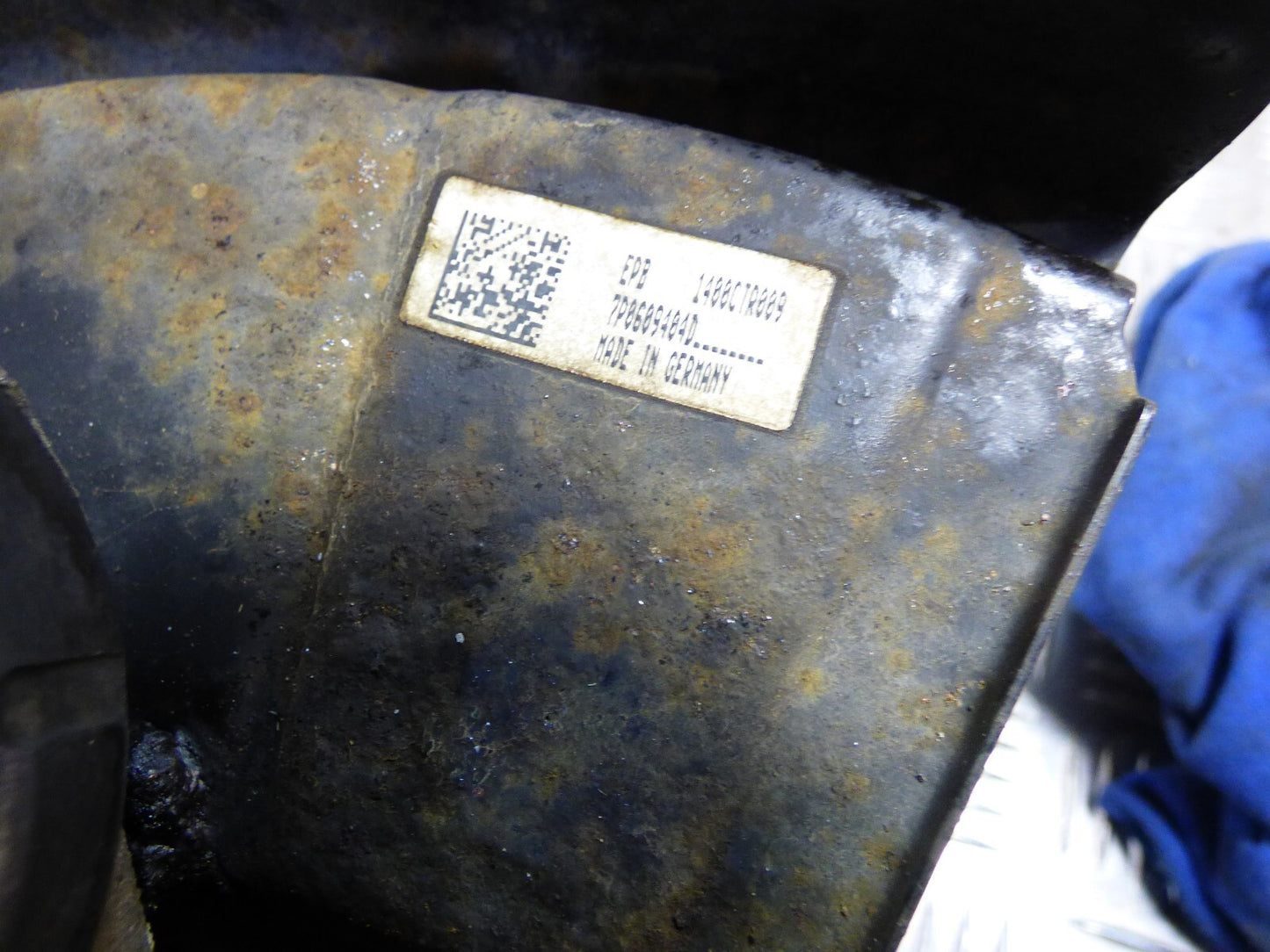 Porsche Cayenne II 92A hinten rechts 7P0609404D 7P0505436A ORIGINAL gebraucht - Achsschenkel