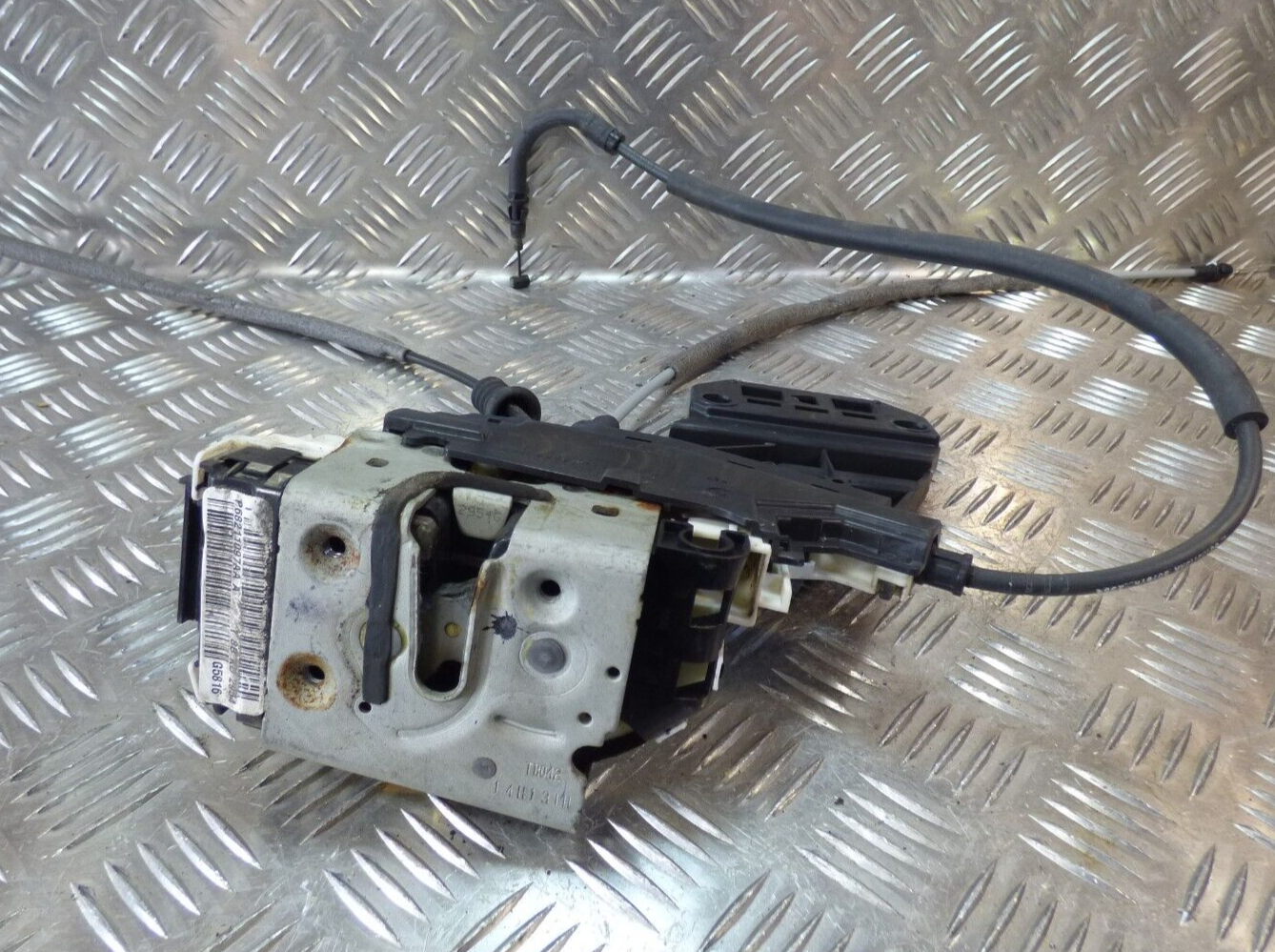 Jeep Cherokee KL 2015 Türschloss vornr links ORIGINAL gebraucht - P68211097AA