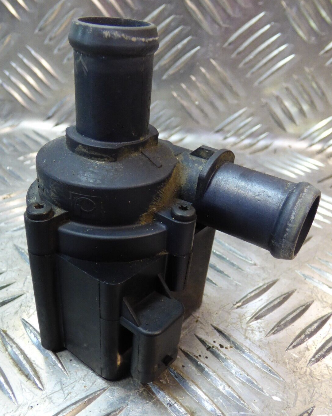 VW T6 T5 2.0 TDI CXG Zusatzwasserpumpe Wasserpumpe 5Q0965561B ORIGINAL gebraucht - Transporter