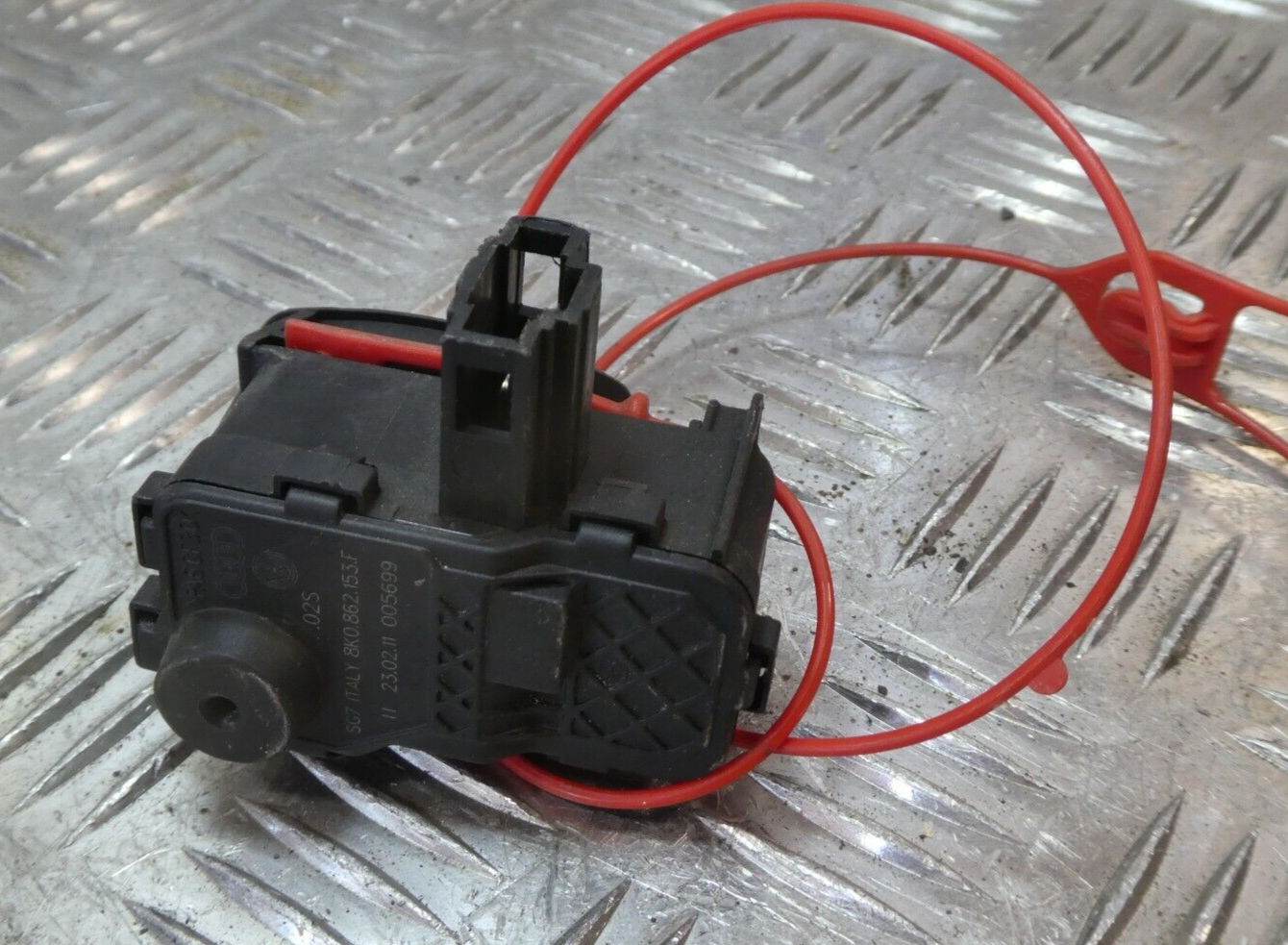 Porsche Cayenne 92A Stellmotor Verriegelung 8K0862153F ORIGINAL gebraucht - Tankklappe