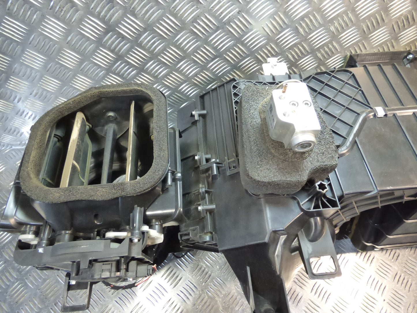Porsche Cayenne 92A Gebläsekasten Heizungskasten 7P5820005F ORIGINAL gebraucht - Klimakasten