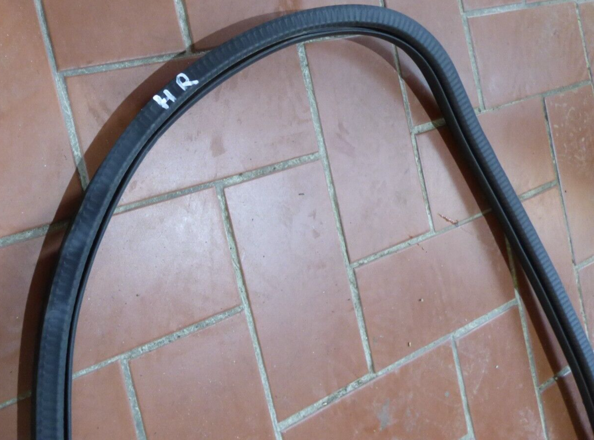 Orig. Porsche Cayenne 92A Türdichtung Tür hinten rechts 7P0867367D ORIGINAL gebraucht - Gummidichtung