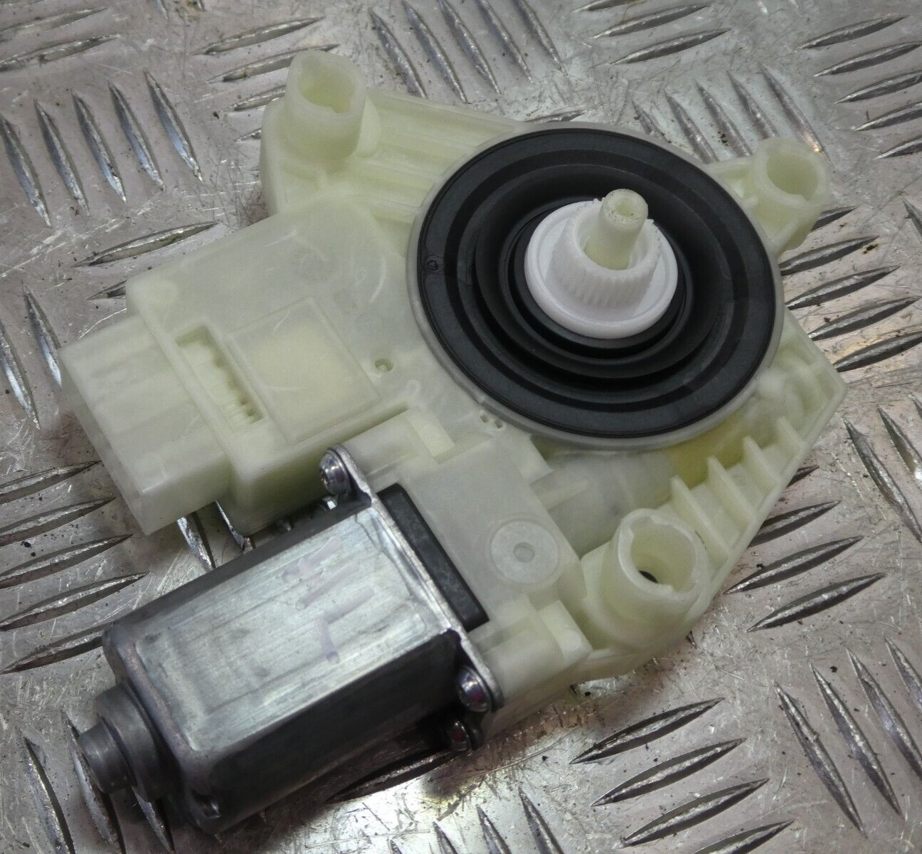 VW ID3 Fensterhebermotor Tür Hinten Links 5Q4959811F ORIGINAL gebraucht - Volkswagen