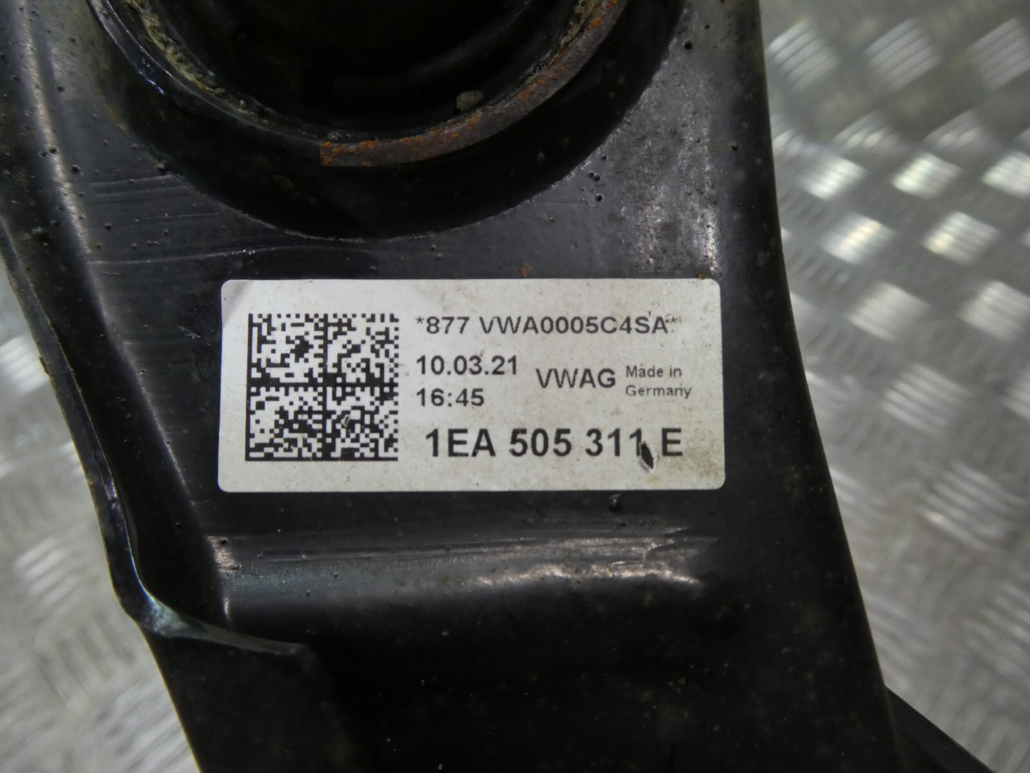 VW ID3 ID.3 Querlenker +plastik verkleidung hinten rechts 1EA505311E ORIGINAL gebraucht - Volkswagen