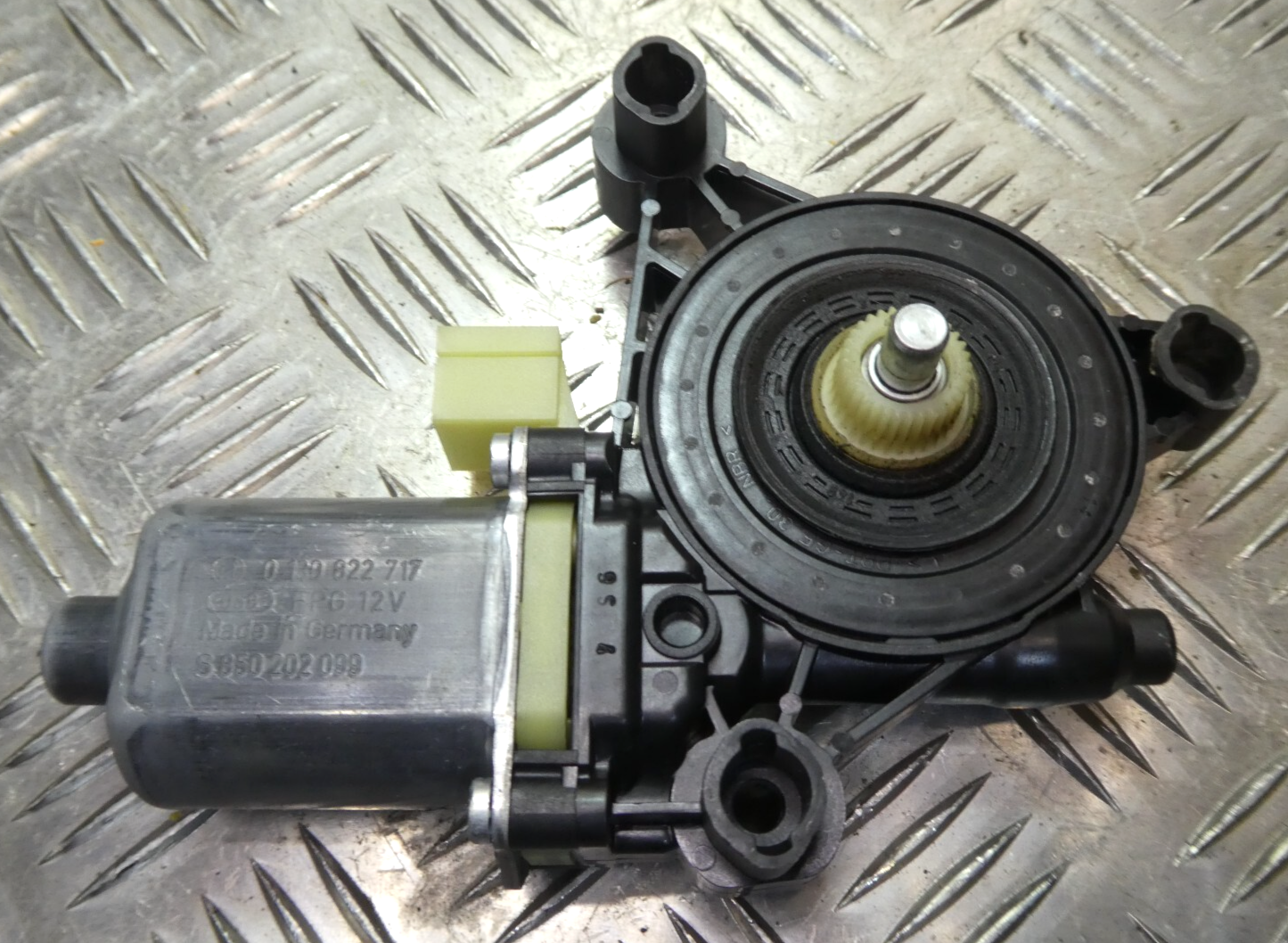 Porsche Macan 95B vorne Links 5Q0959801B ORIGINAL gebraucht - Fensterhebermotor
