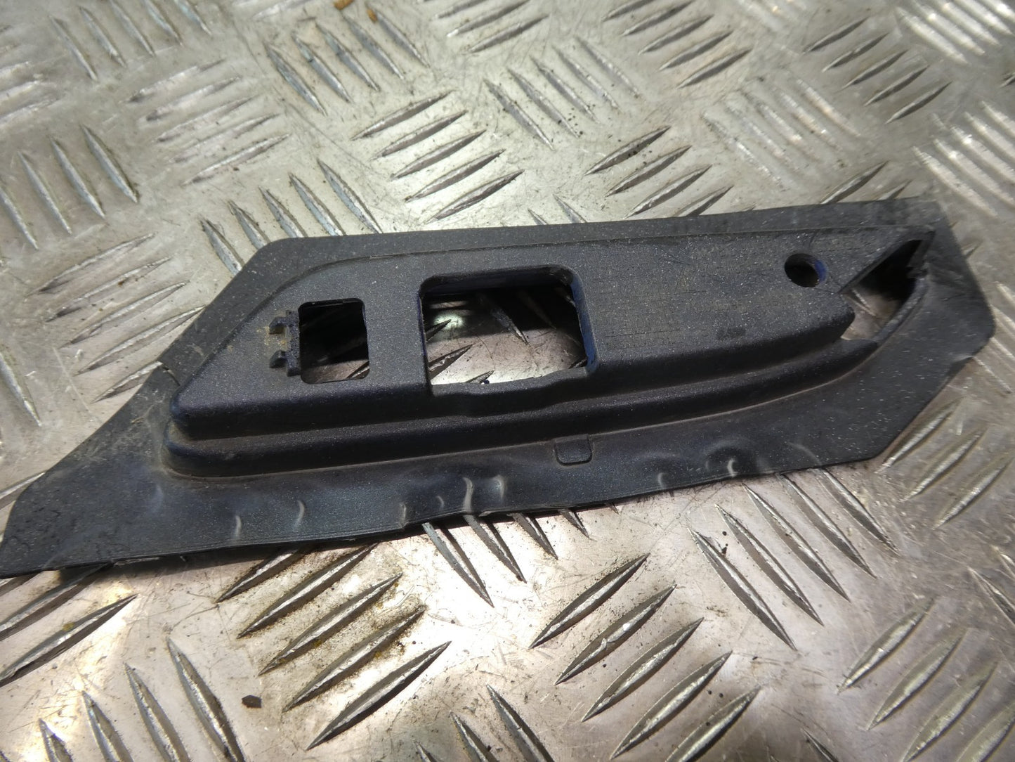 Porsche Panamera 3.0 E-Hybrid Halter Seitenstandleuchte vorne rechts ORIGINAL gebraucht - 97050558202