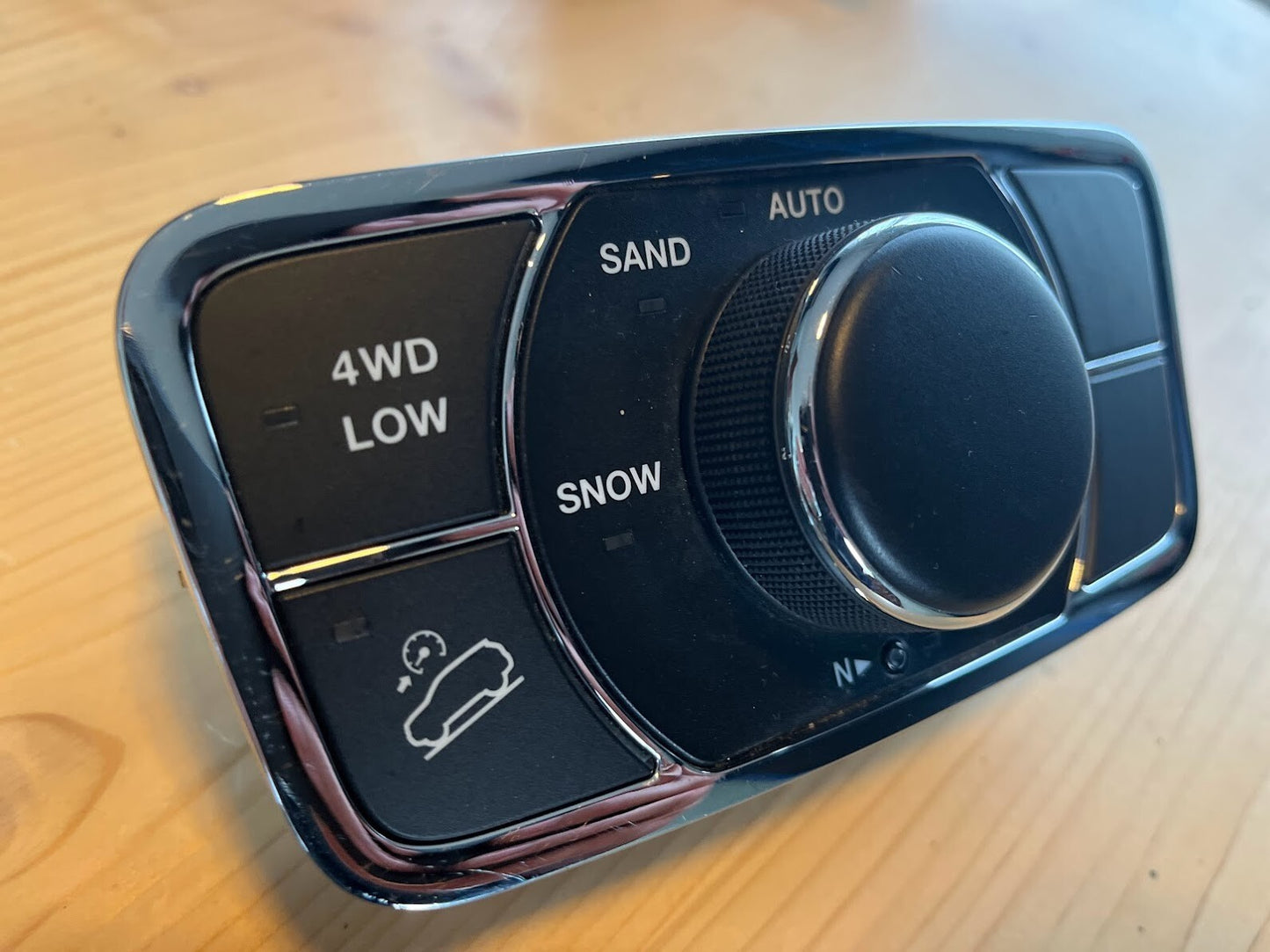 Jeep Grand Cherokee IV WK2 4WD Bedienfeld Schalter 4WD Control Panel ORIGINAL gebraucht - P68141344AB