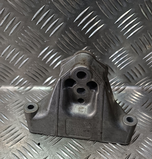 Porsche Cayenne S 92A Halter Halterung 7L0399649E 7L0399649 E ORIGINAL gebraucht - Getriebe