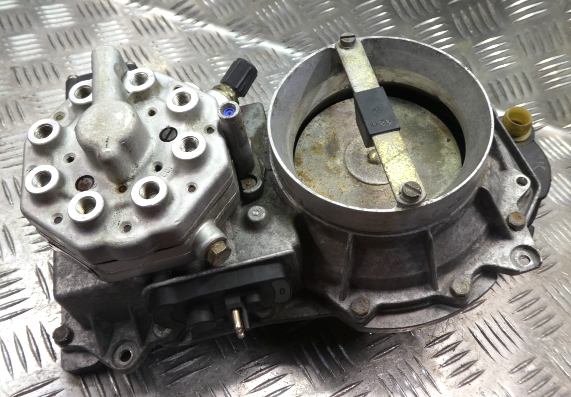 Mercedes-Benz W126 C126 Mengenteiler für Einspritzanlage 0438121037 ORIGINAL gebraucht - 0438101016