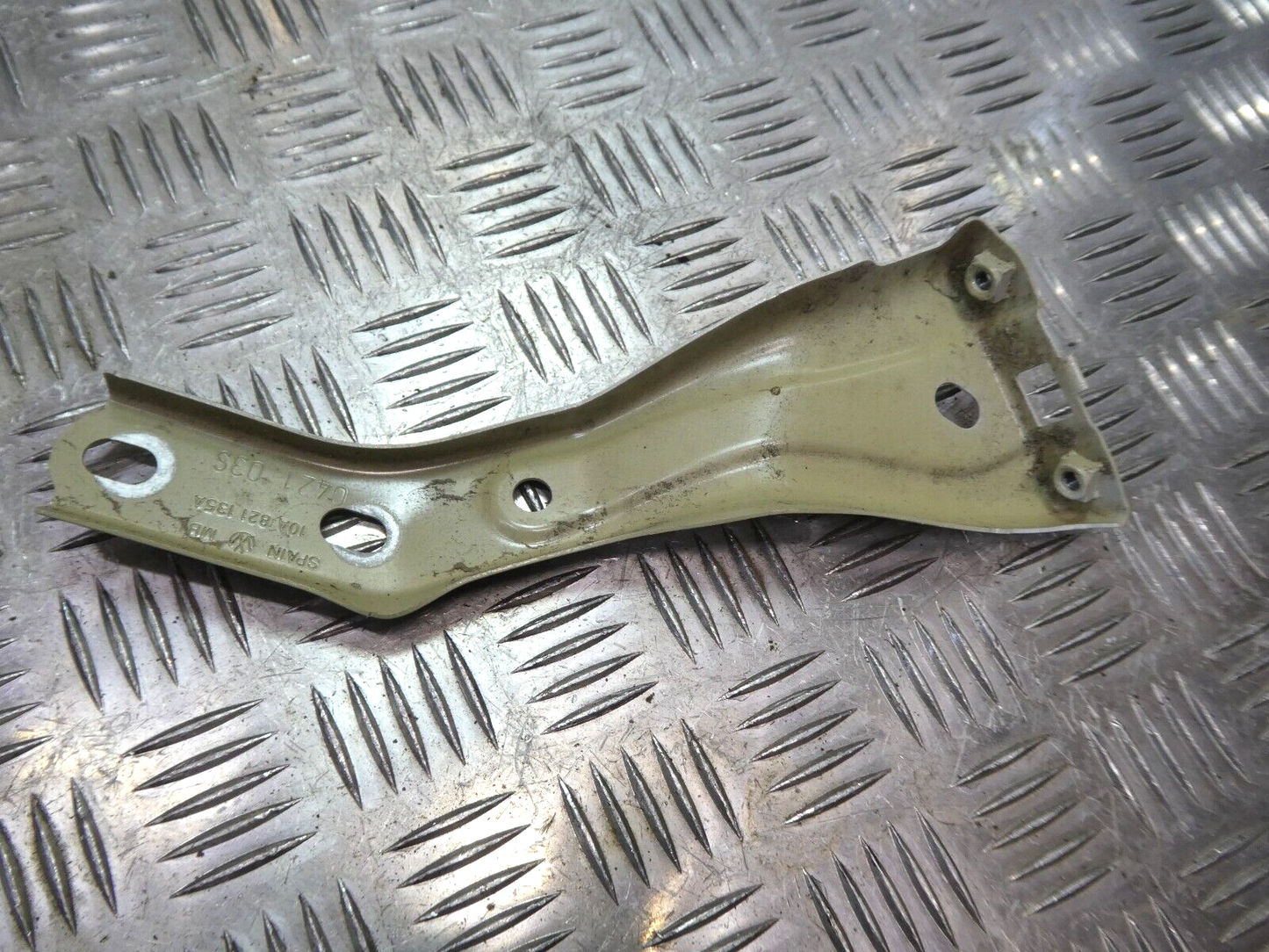 ID3 ID.3 Kotflügelhalterung vorne links 10A821135A ORIGINAL gebraucht - Volkswagen