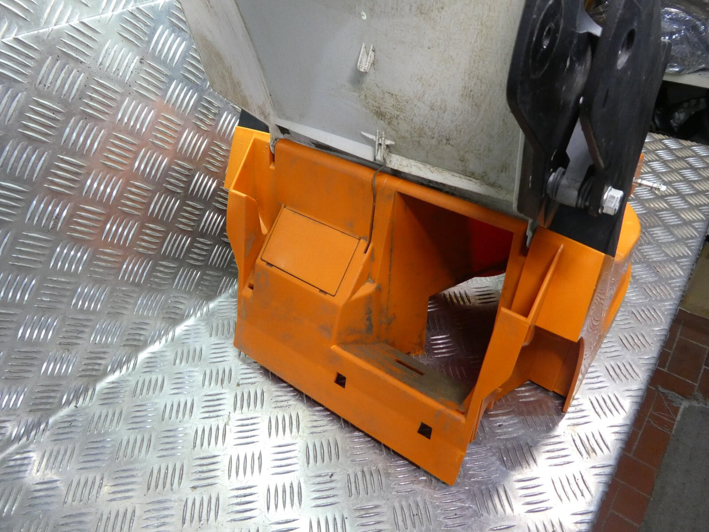 STIHL RMA 443.2 PV Akku Gehäuse mit klappe, Höhenversteller, rame ORIGINAL gebraucht - Rasenmaher