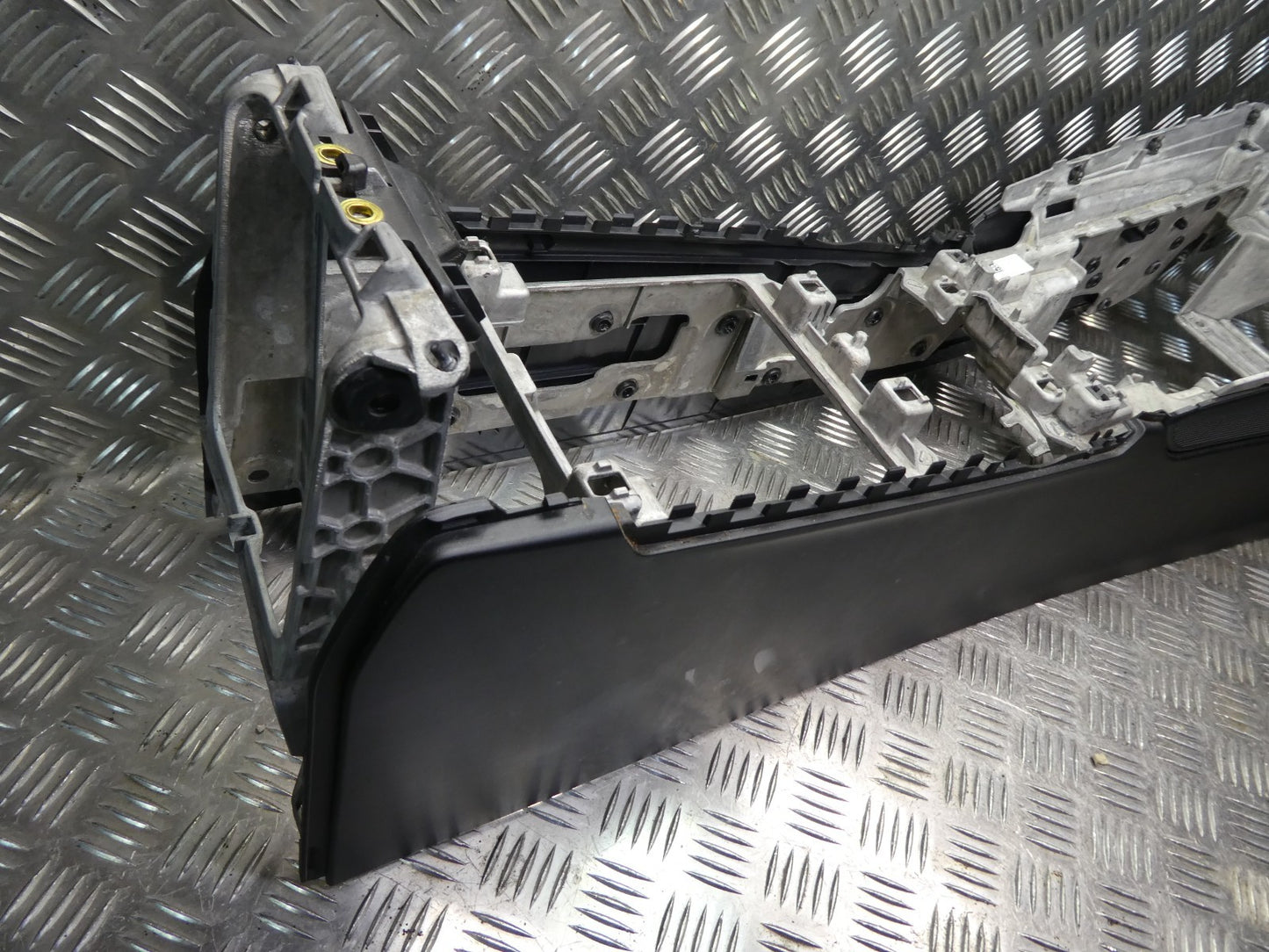 Porsche Macan 95B Schwarz/Centre console/tunnel black 95B863241 ORIGINAL gebraucht - Mittelkonsole