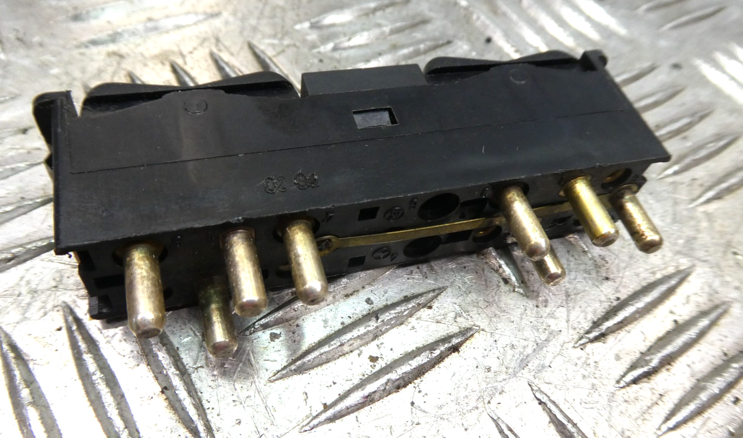 Mercedes-Benz W126 C126 SEC Fensterheberschalter Vorne Rechts KZ ORIGINAL gebraucht - A0008208110
