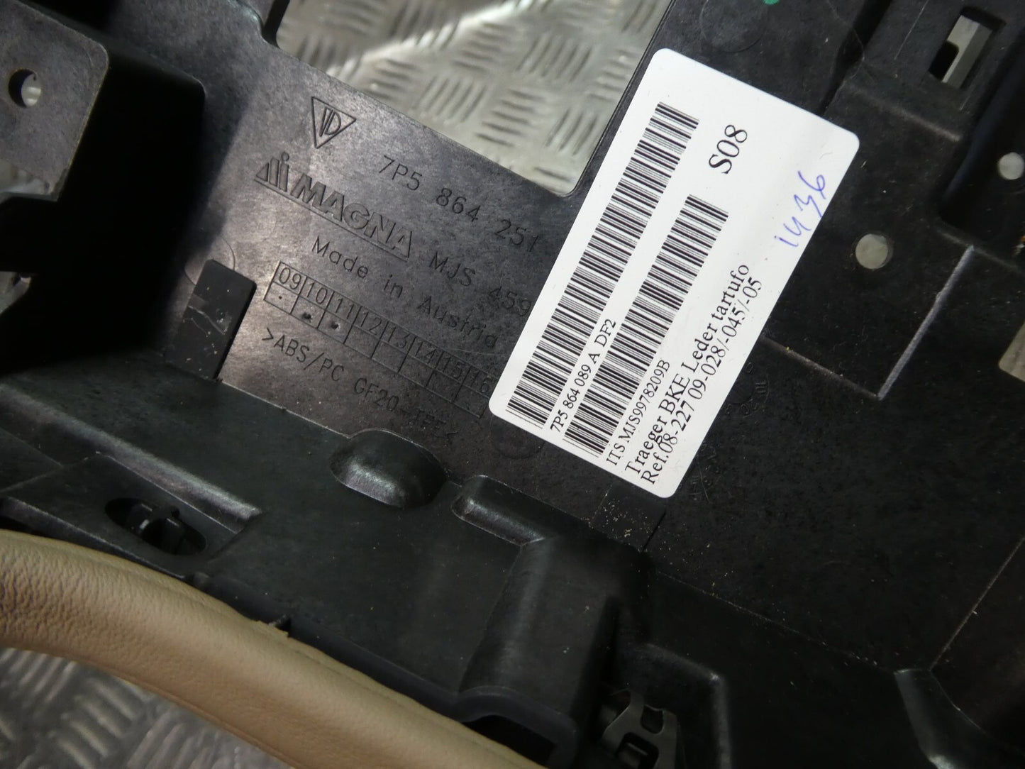 Porsche Cayenne 92A Mittelkonsole 7P5864089A DF2 Farbe: Tartufo ORIGINAL gebraucht - Verkleidung