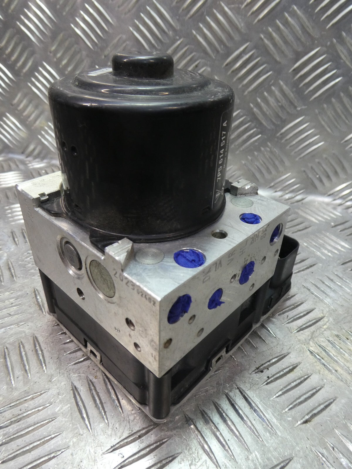 Porsche Cayenne S 92A 4.8 ABS ESP Steuergerät 7P5614517A ORIGINAL gebraucht - Hydraulikblock
