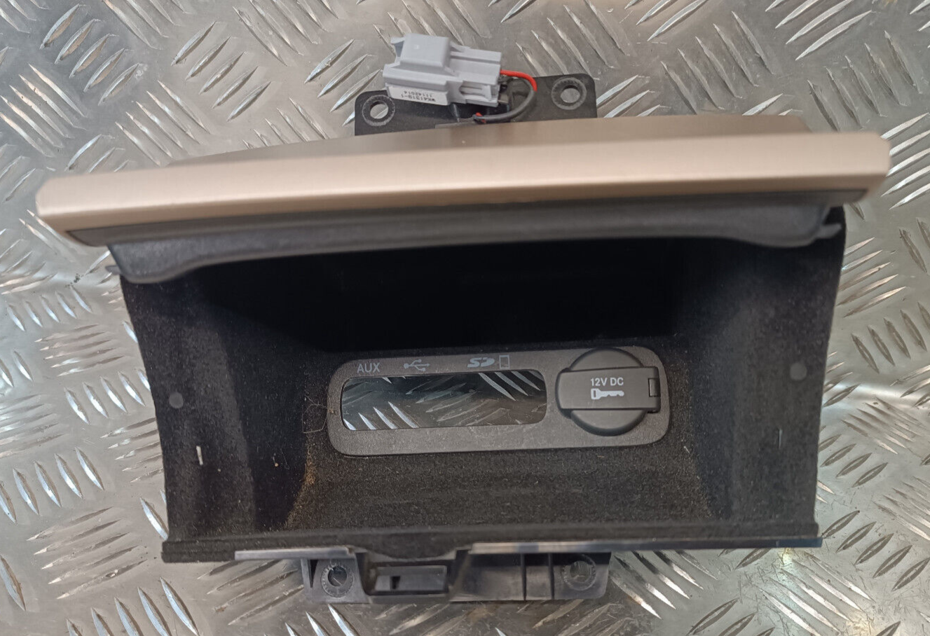 Jeep Grand Cherokee WK2 Ablagefach Staufach Fach ORIGINAL gebraucht - - X90020202MR