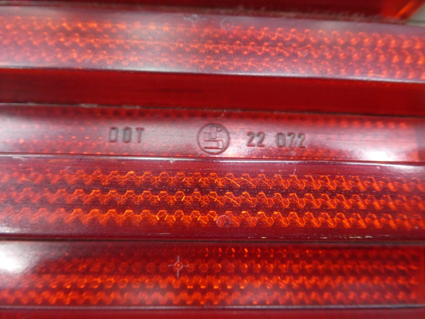Mercedes-Benz W126 C126 SEC Rückleuchte links BOSCH ORIGINAL gebraucht - 0053316R38