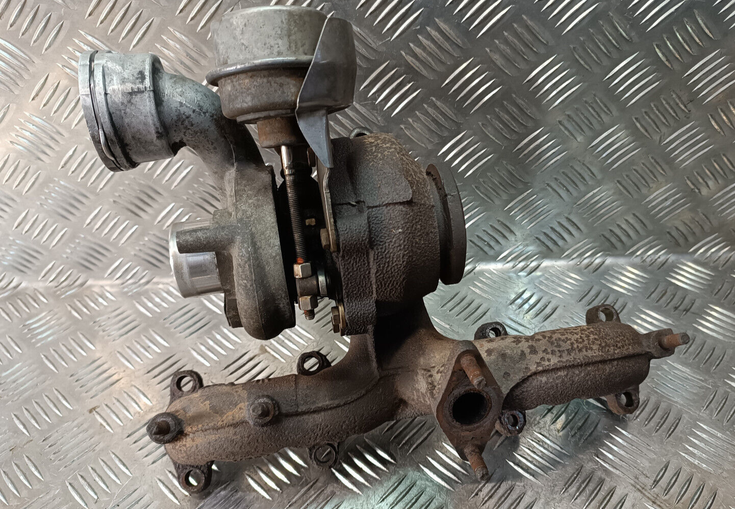VW Transporter T5 1.9 TDI Turbo Turbolader BV39A-0020 5006954700902 ORIGINAL gebraucht - 038253014H