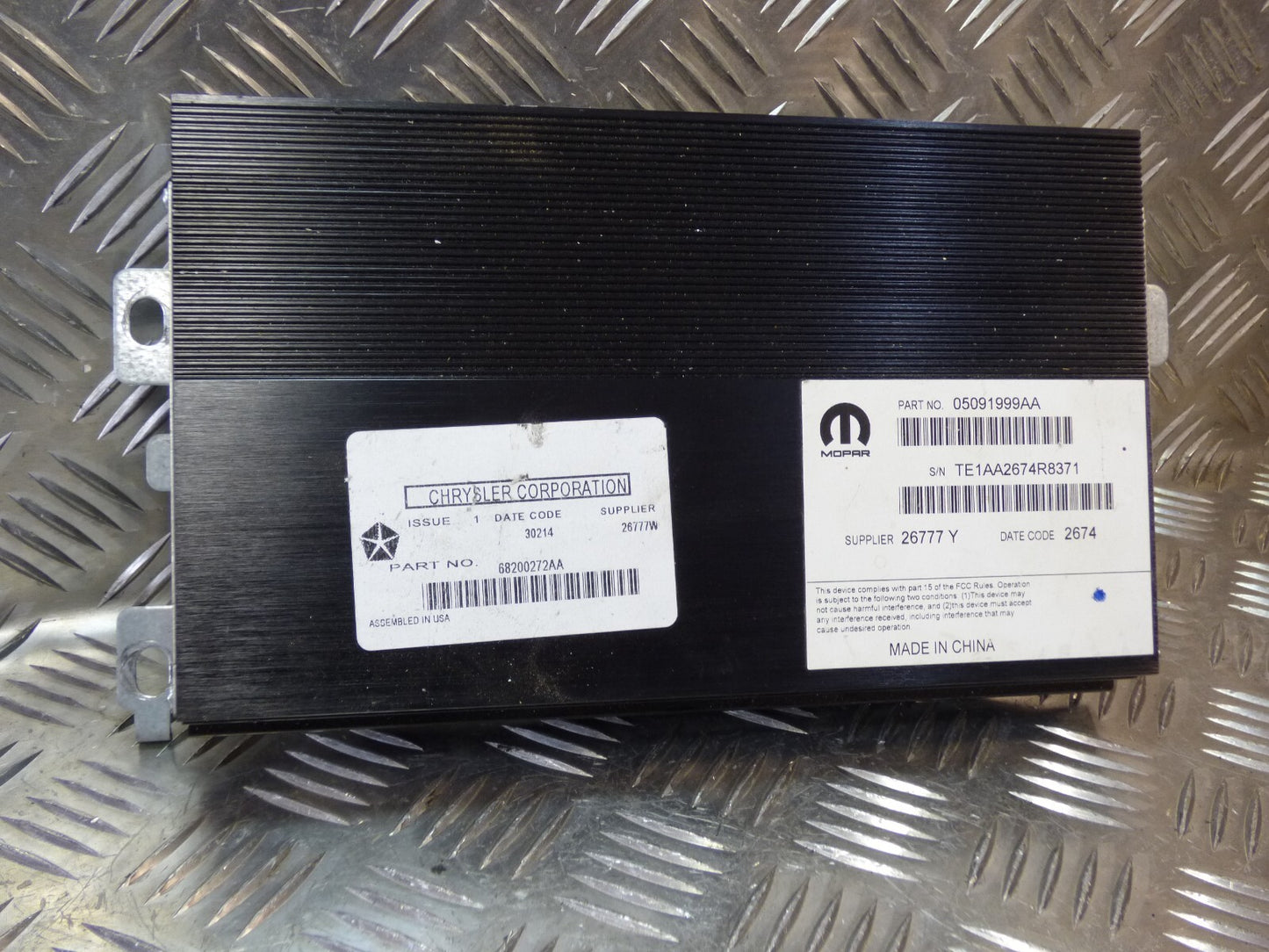 Jeep Cherokee KL 2015 Soundsystem Verstärker Amplifier ORIGINAL gebraucht - 05091999AA ORIGINAL gebraucht - 68200272AA
