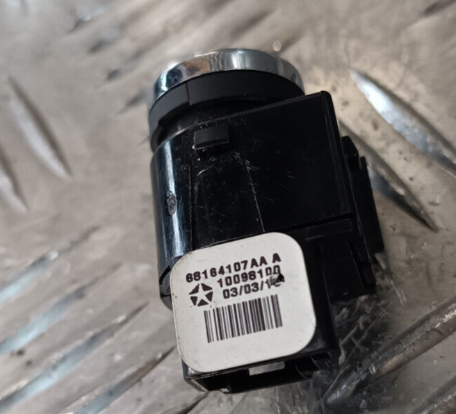 Jeep Grand Cherokee WK2 Tank klappe Schalter Fuel Door 10098100 ORIGINAL gebraucht - 68164107AA