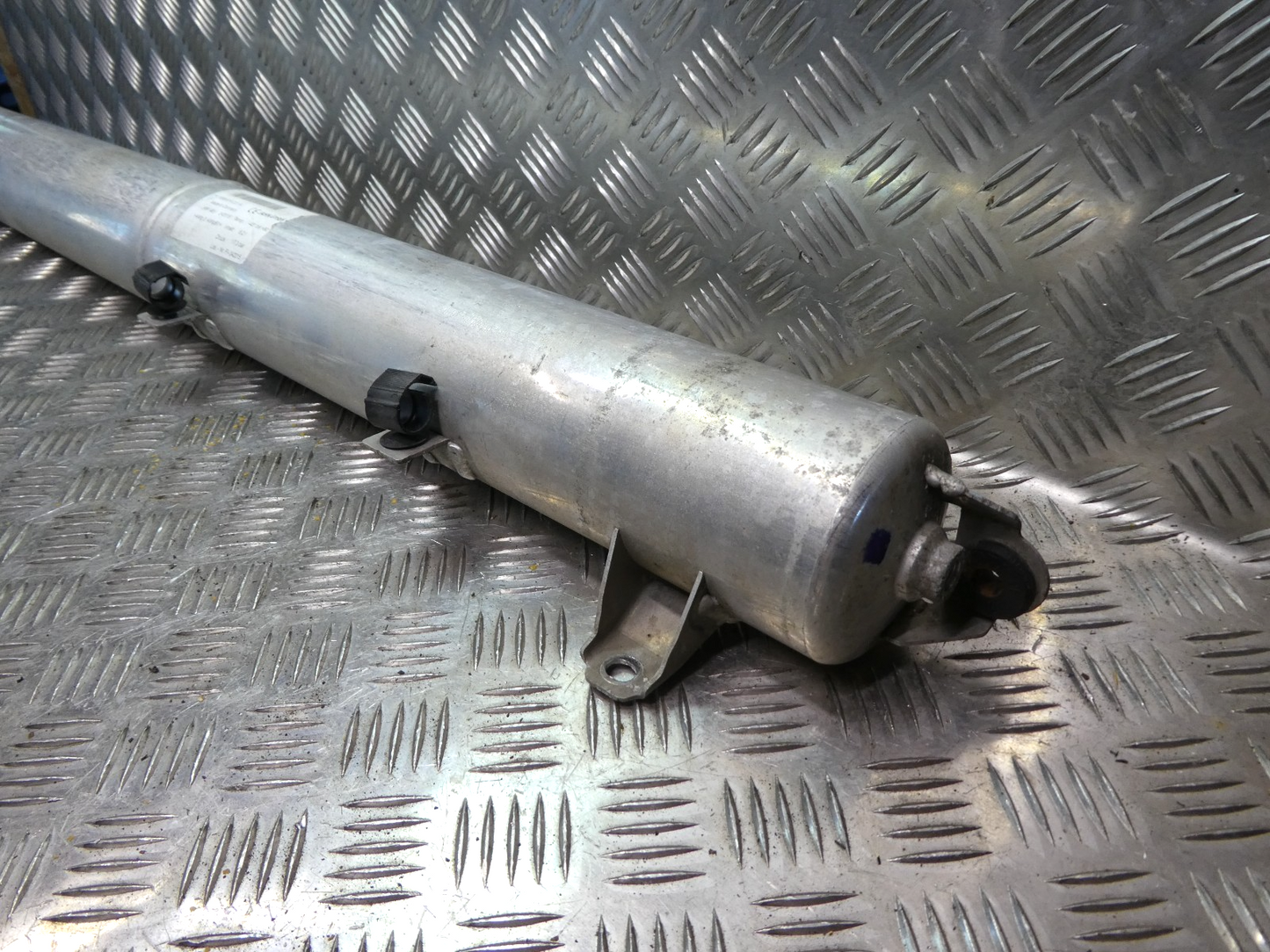 Orig. PORSCHE MACAN 3.0 TDI Luftbehälter Luftfederung 95B616201A ORIGINAL gebraucht - Druckspeicher