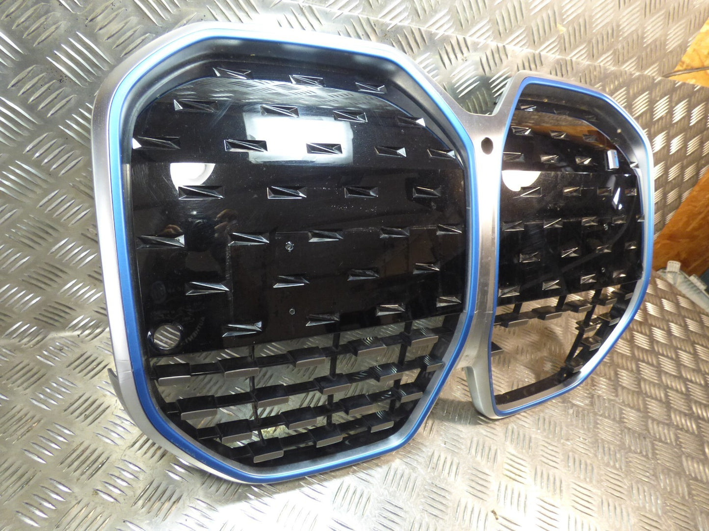 BMW i4 G26 Kühlergrill Niere Gitter Ziergitter ORIGINAL gebraucht - 8738561