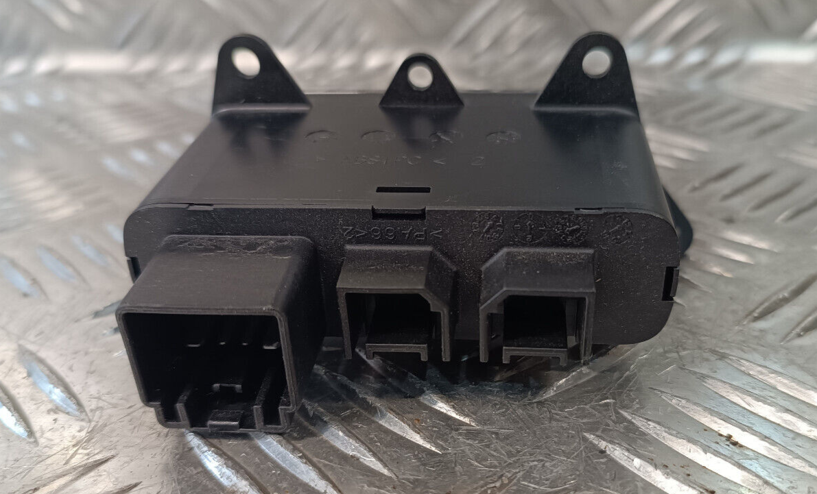 Jeep Grand Cherokee WK2 Steuergerät AUX USB SD Gerat Einheit ORIGINAL gebraucht - P68258696AA