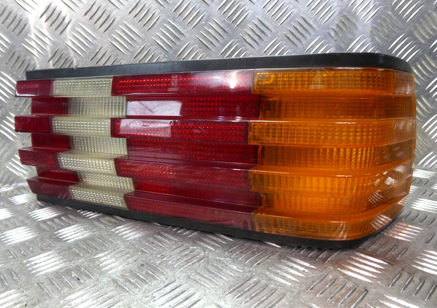 Mercedes-Benz C126 W126 SEC Coupe Rücklicht Rückleuchte Rechts *