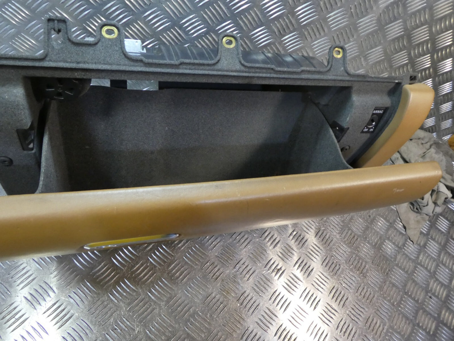 Porsche Cayenne 92A Handschuhkasten Ablagefach 7P5857095K cognac ORIGINAL gebraucht - Handschuhfach