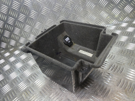 Porsche Macan 95B Handschuhkasten 95b857232 ORIGINAL gebraucht - Konsolenfach