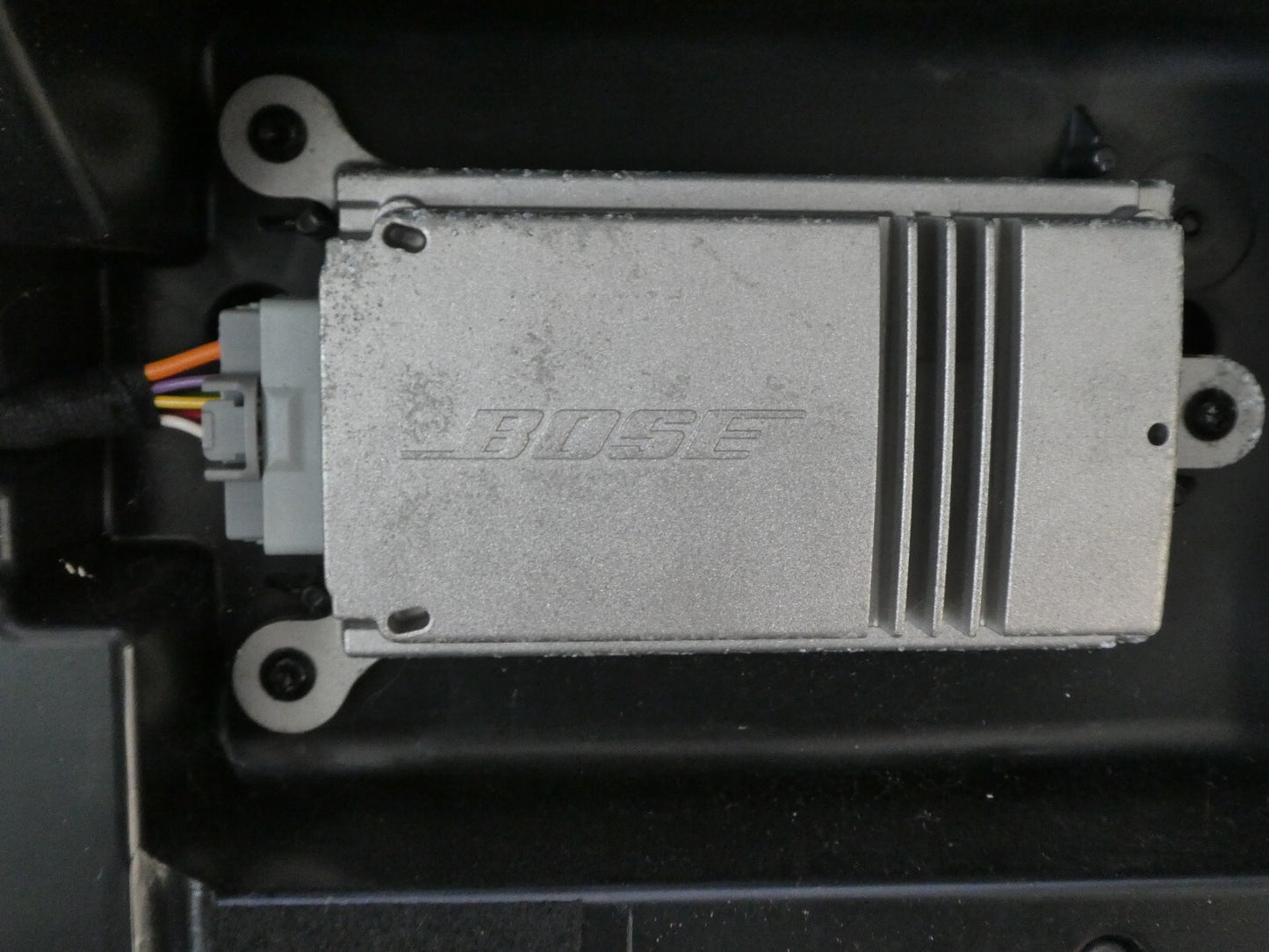 Porsche Panamera 970 BOSE Subwoofer Bass Lautsprecher Soundsystem ORIGINAL gebraucht - 97064557550