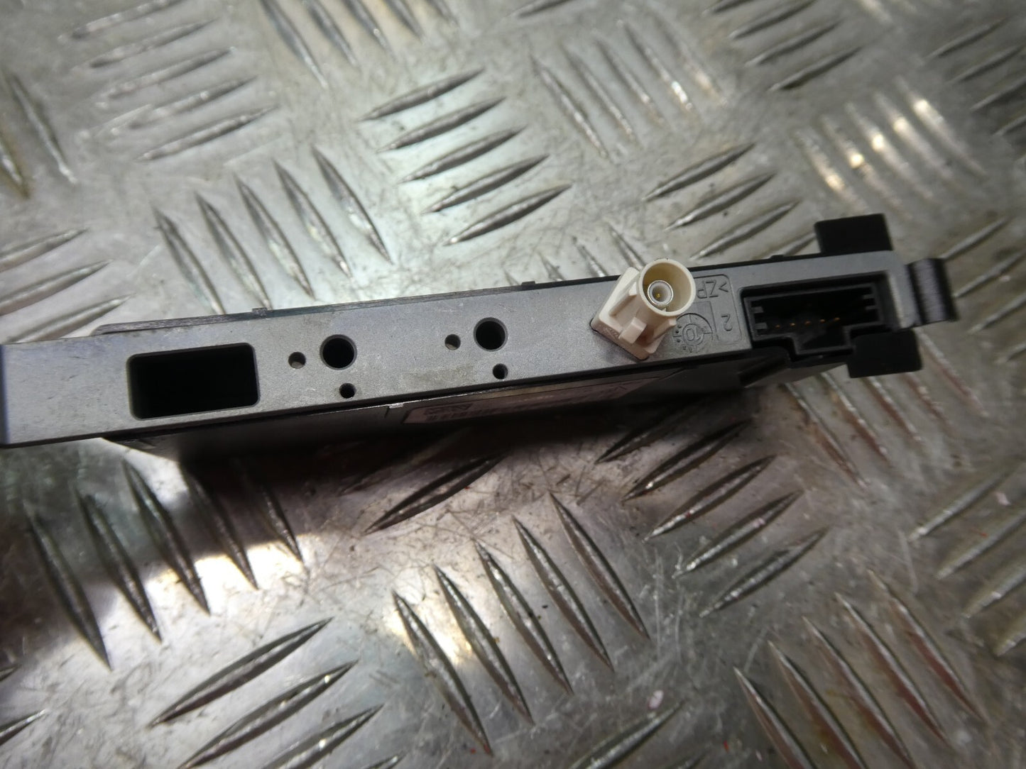 Original Porsche Panamer 970 Antennenverstärker Steuergerät gebraucht - 97064710502