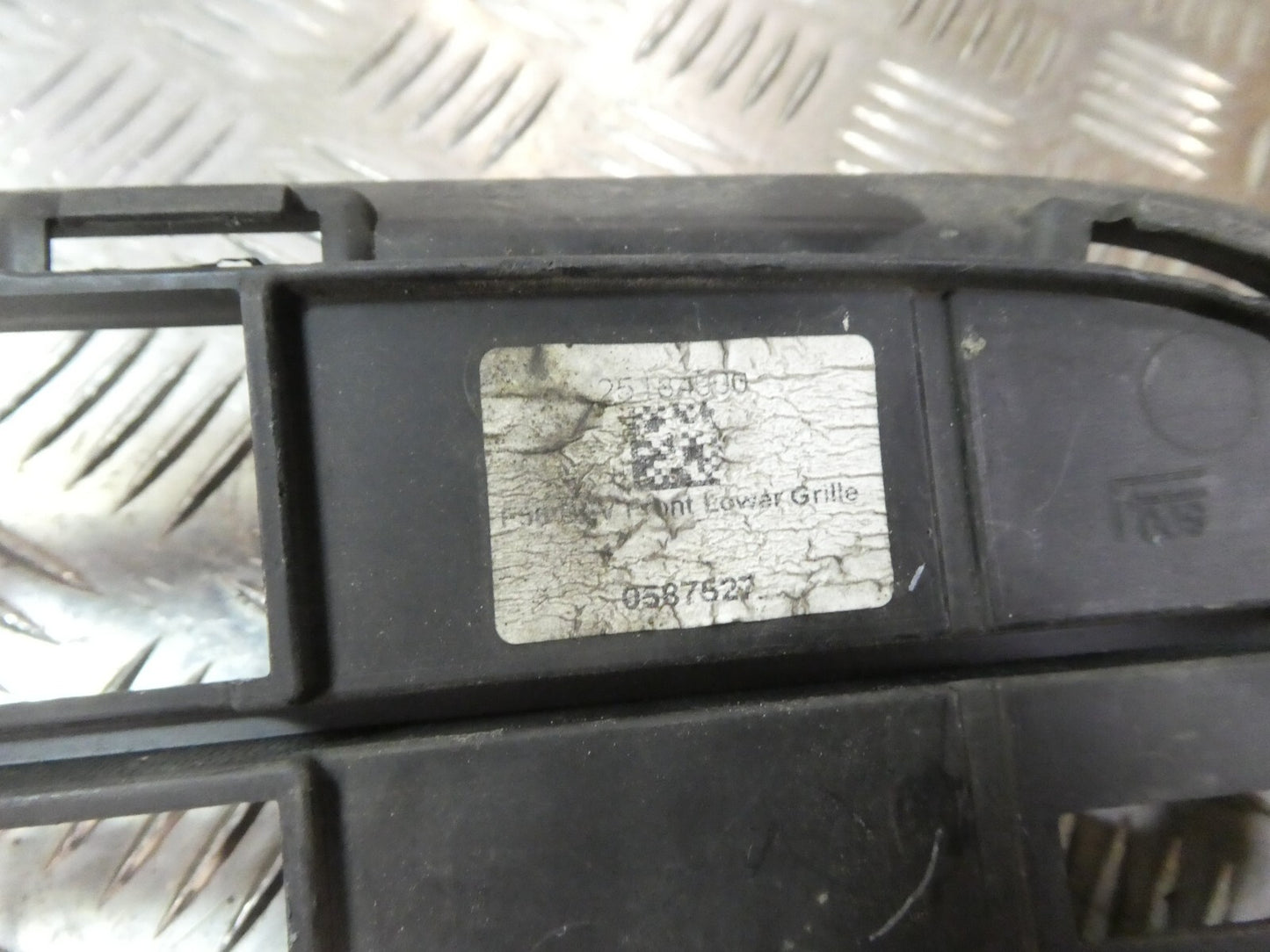 Mini Cooper F55 F56 F57 Original Stoßstange Grill Gitter unten gebraucht - 7499528