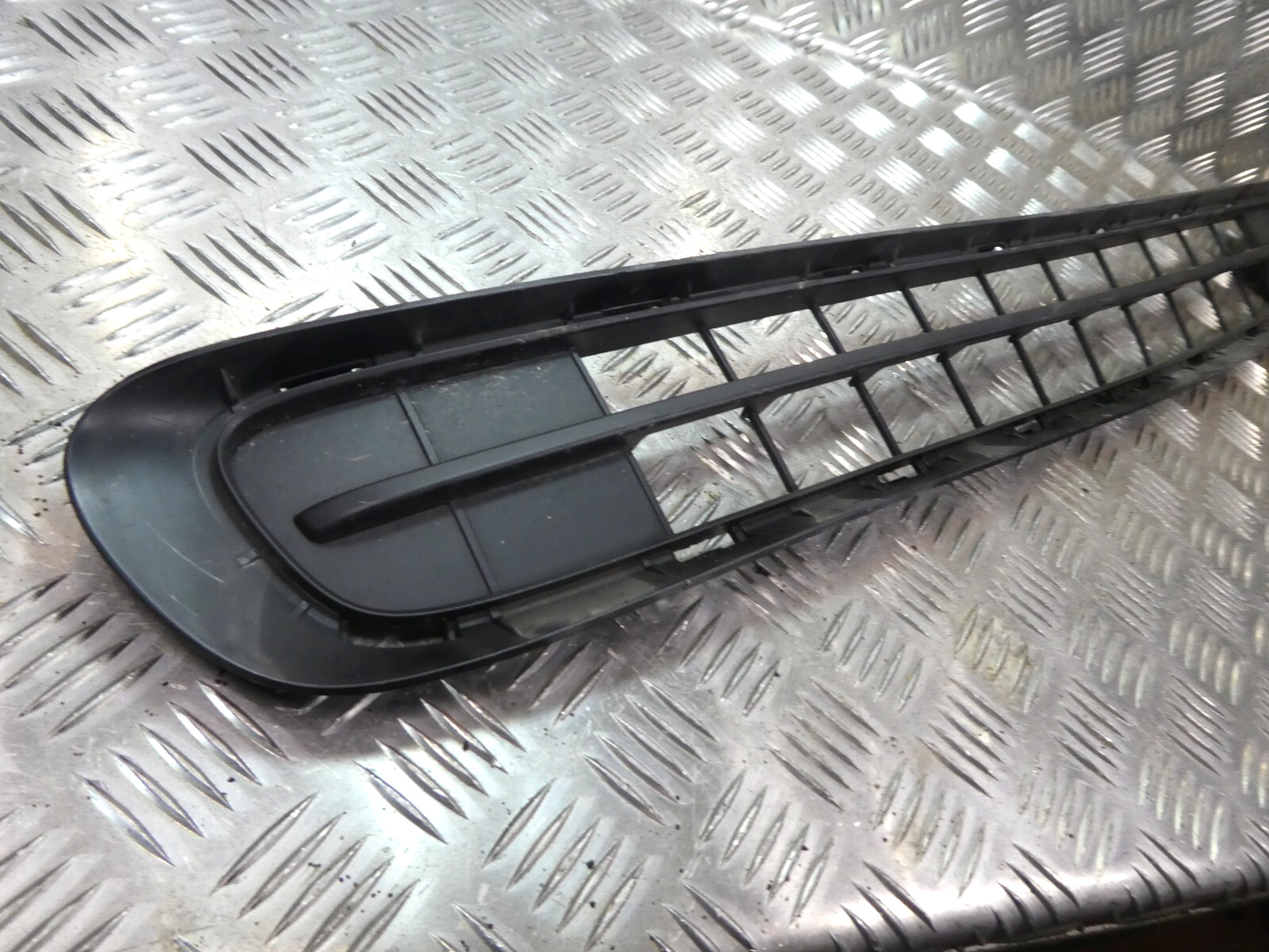 Mini Cooper F55 F56 F57 Original Stoßstange Grill Gitter unten gebraucht - 7499528