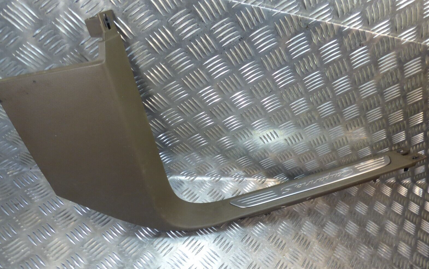 Porsche Cayenne S 92A Einstiegsleiste Schweller v. rechts 7P5863484M ORIGINAL gebraucht - Verkleidung