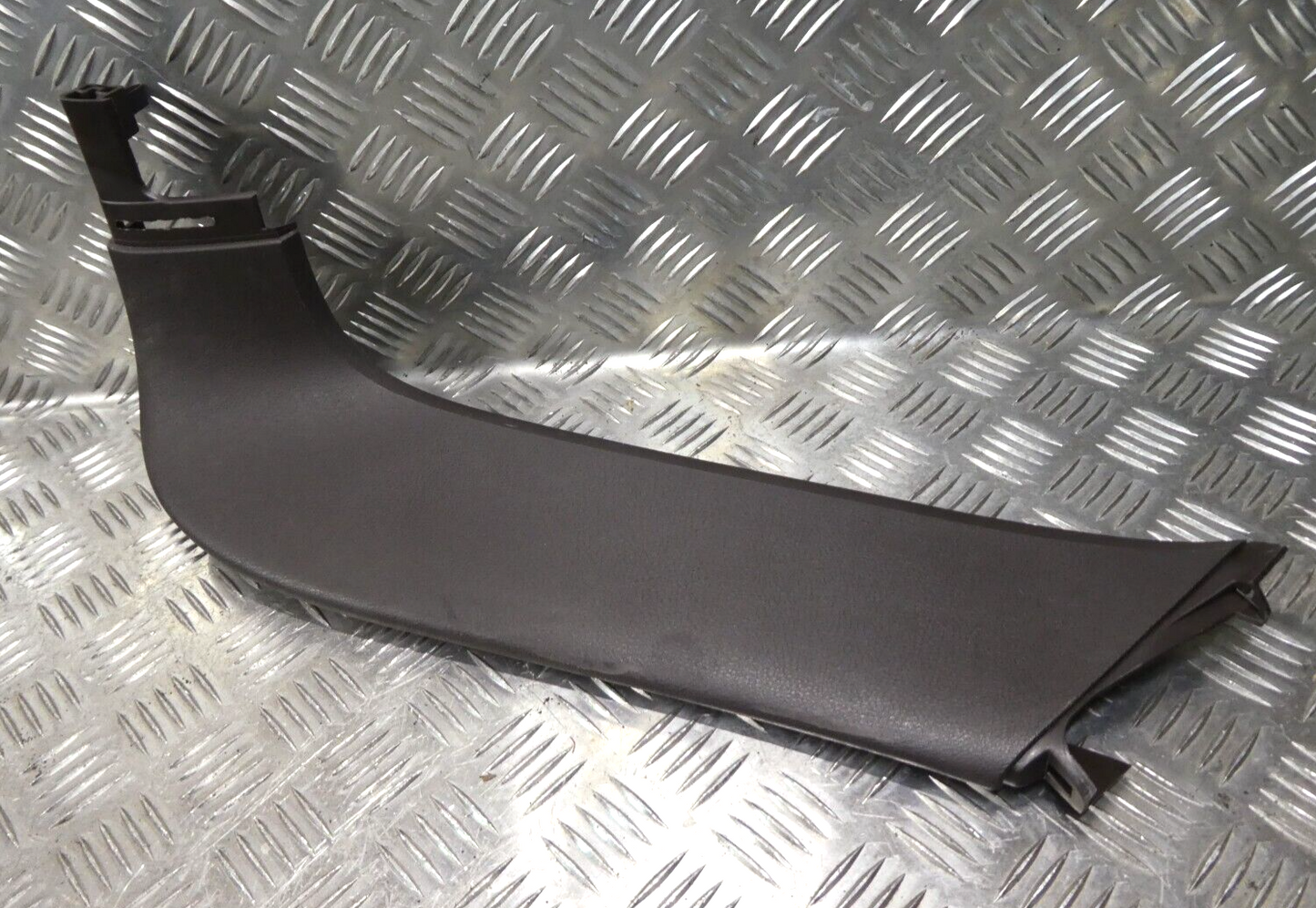 Porsche Cayenne 92A Fensterrahmen rechts 7P5867588 espresso ORIGINAL gebraucht - Heckklappe