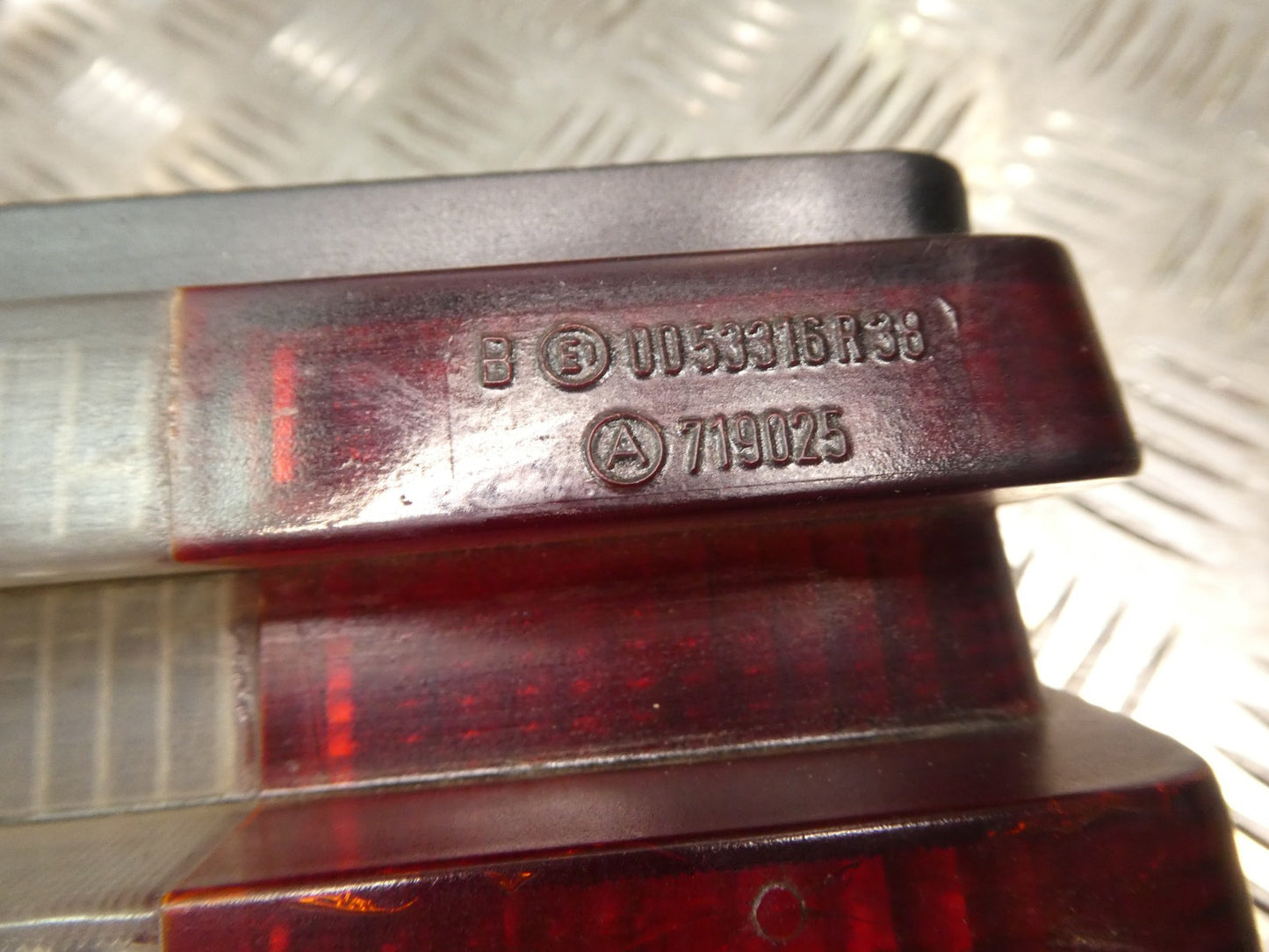 Mercedes-Benz W126 C126 SEC Rückleuchte links BOSCH ORIGINAL gebraucht - 0053316R38