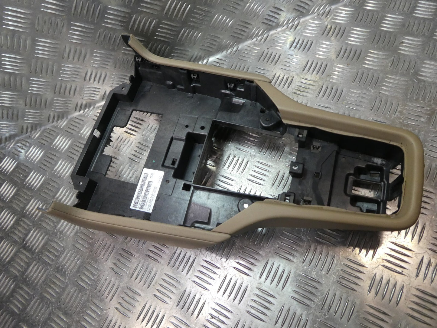 Porsche Cayenne 92A Mittelkonsole 7P5864089A DF2 Farbe: Tartufo ORIGINAL gebraucht - Verkleidung