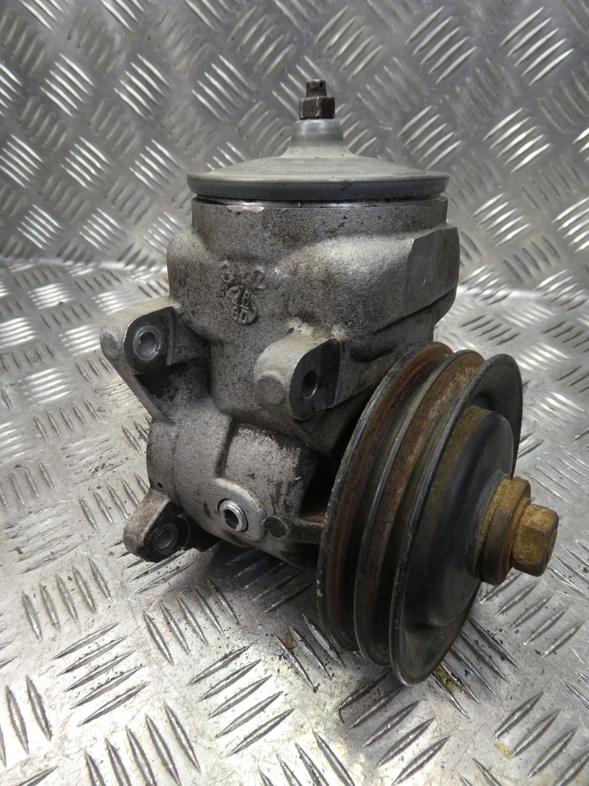 W126 C126 Servopumpe Lenkungspumpe power steering pump 82 BAR _ TYP 30 ORIGINAL gebraucht - Mercedes
