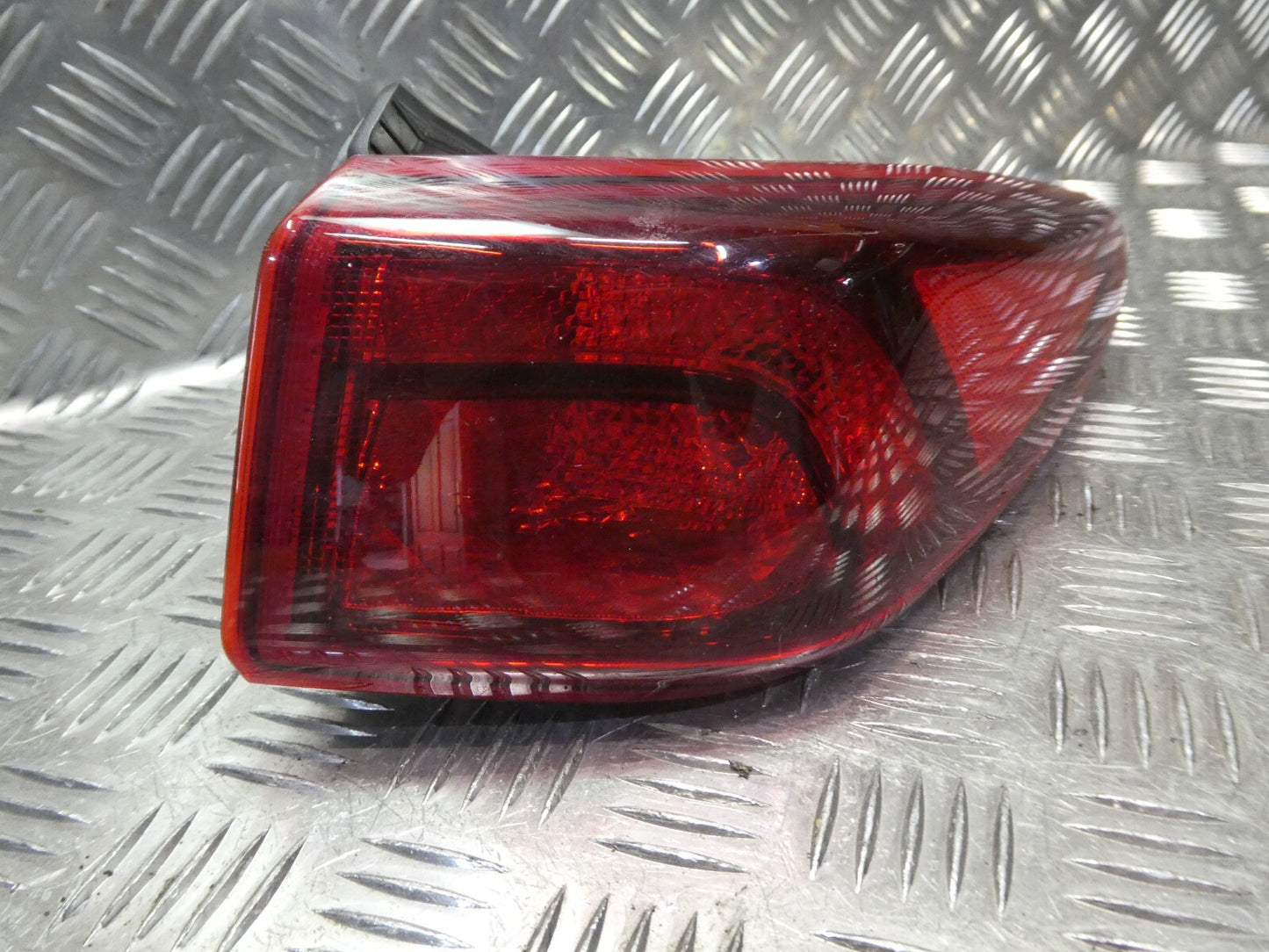Hyundai Kona EV OSE OS OSI 2022 MK1 Rückleuchte LED rechts ORIGINAL gebraucht - 92402J9500