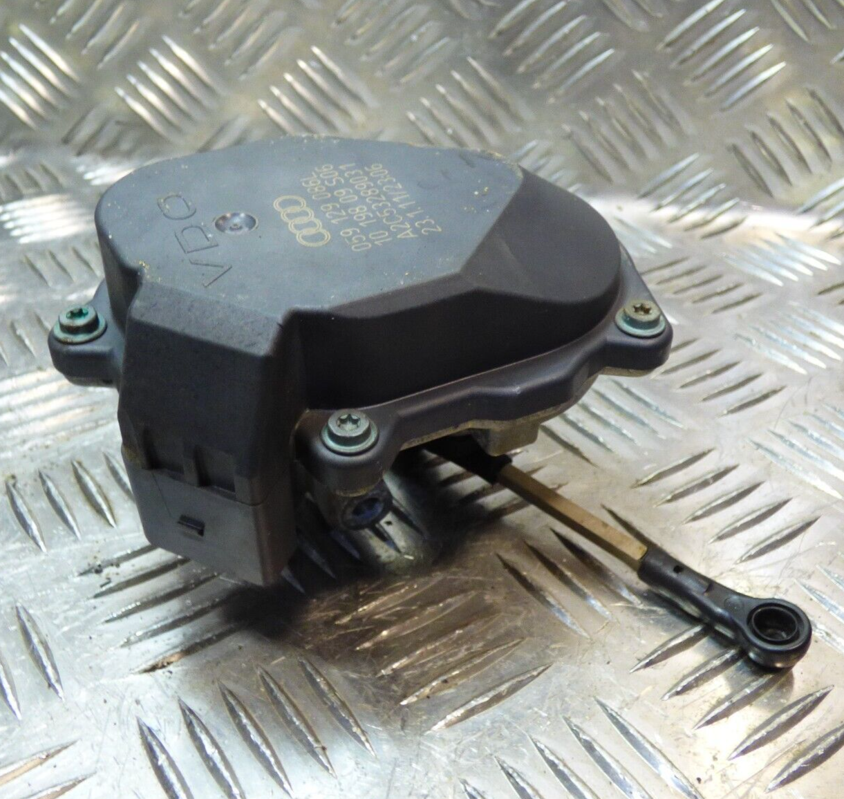 Porsche Cayenne 92A TDI Luftklappensteller Stellmotor Ansaugkrümmer ORIGINAL gebraucht - 059129086L