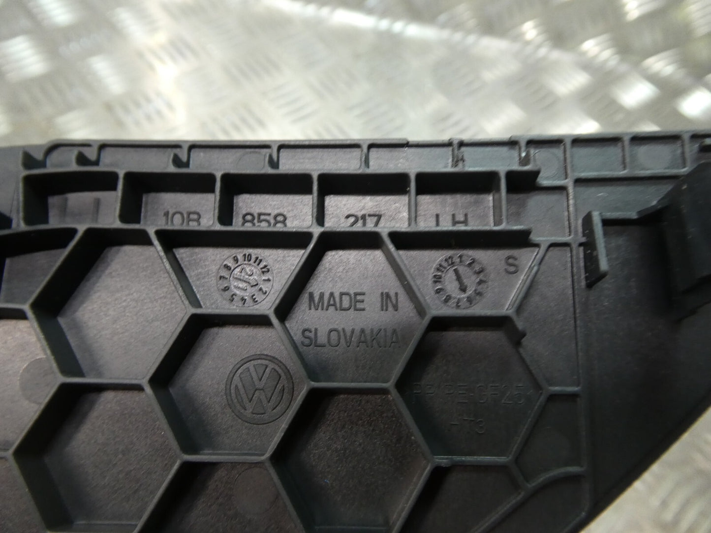 ID3 ID.3 Armaturenbrett Seitenverkleidung 10B858217 ORIGINAL gebraucht - Volkswagen