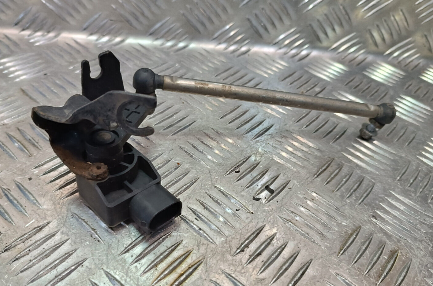 Porsche PANAMERA 970 3.6 V6 Niveauregulierung Sensor ORIGINAL gebraucht - 97033302104