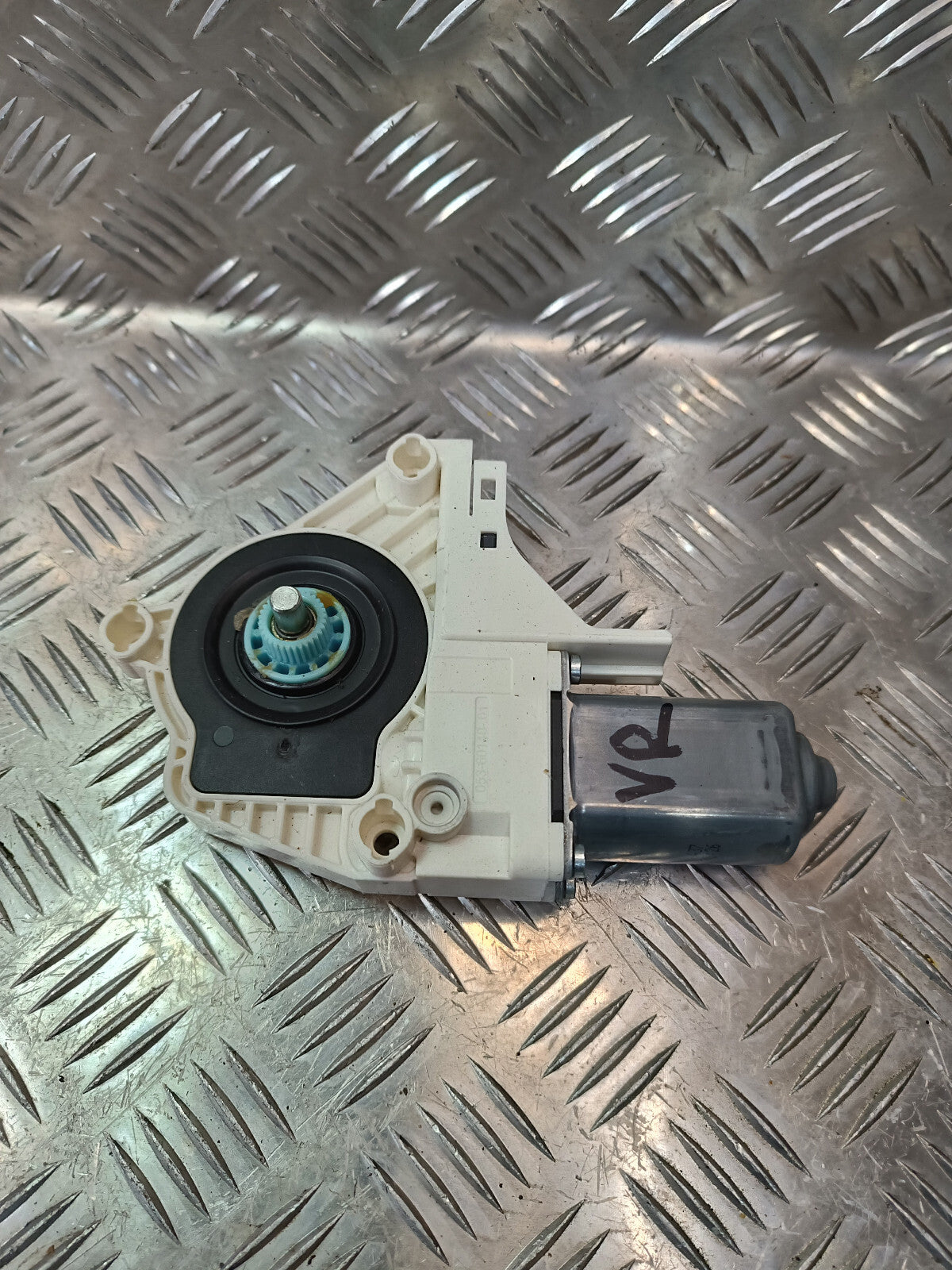 Porsche Cayenne S 92A Vorne Rechts Motor 8K0959802B ORIGINAL gebraucht - Fensterhebermotor