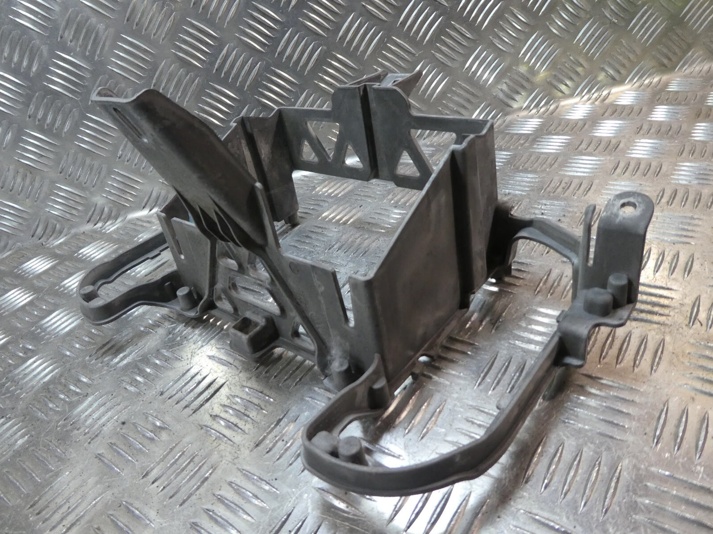 Porsche Cayenne 958 92A Navigationssystem Navi Halter 7P5857083 ORIGINAL gebraucht - Halterung