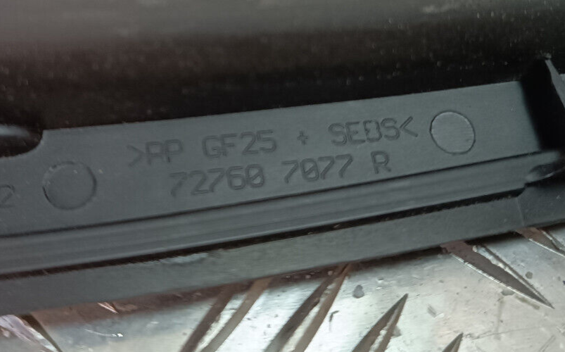 Renault Zoe 2022 Windschutzscheibe rechte Blende 72760 7077 R ORIGINAL gebraucht - 727607077R