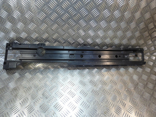 Porsche Cayenne 92A Gepäckschiene links 7P0863599A ORIGINAL gebraucht - Aufnahme
