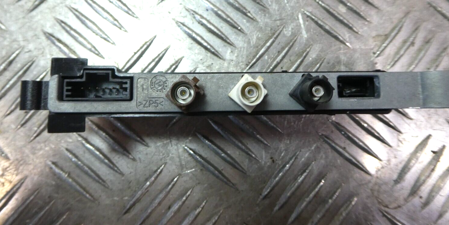 Porsche Panamera 970 2015 Antennenverstärker hinten rechts ORIGINAL gebraucht - 97064711801